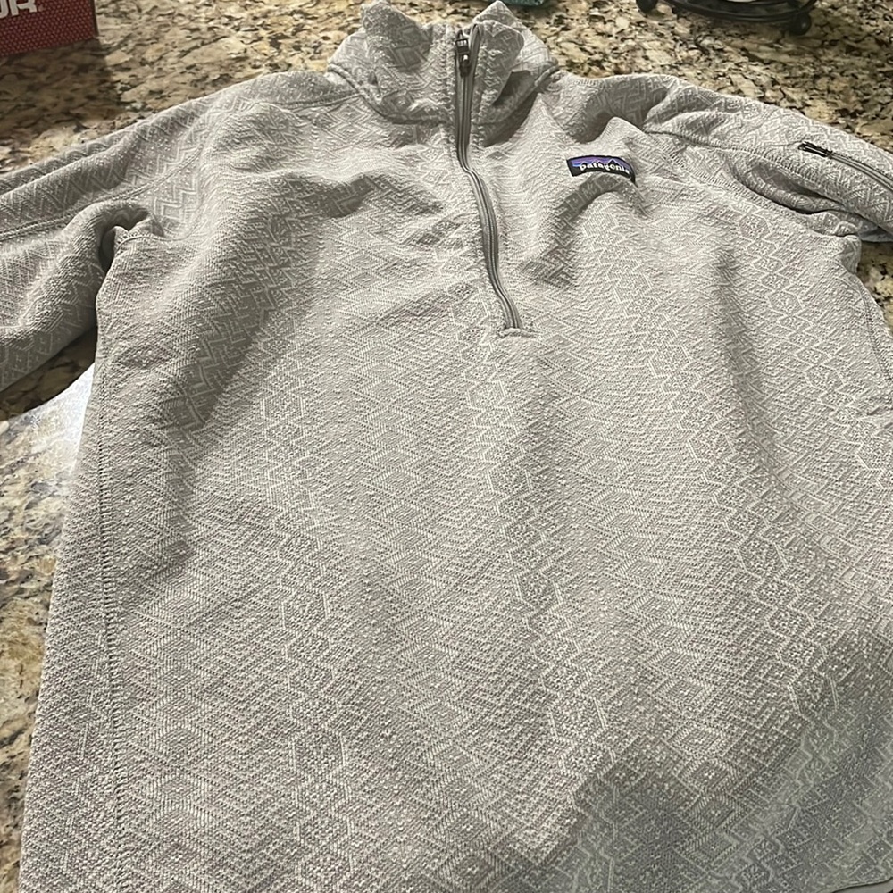 Womens large Patagonia half zip pullover